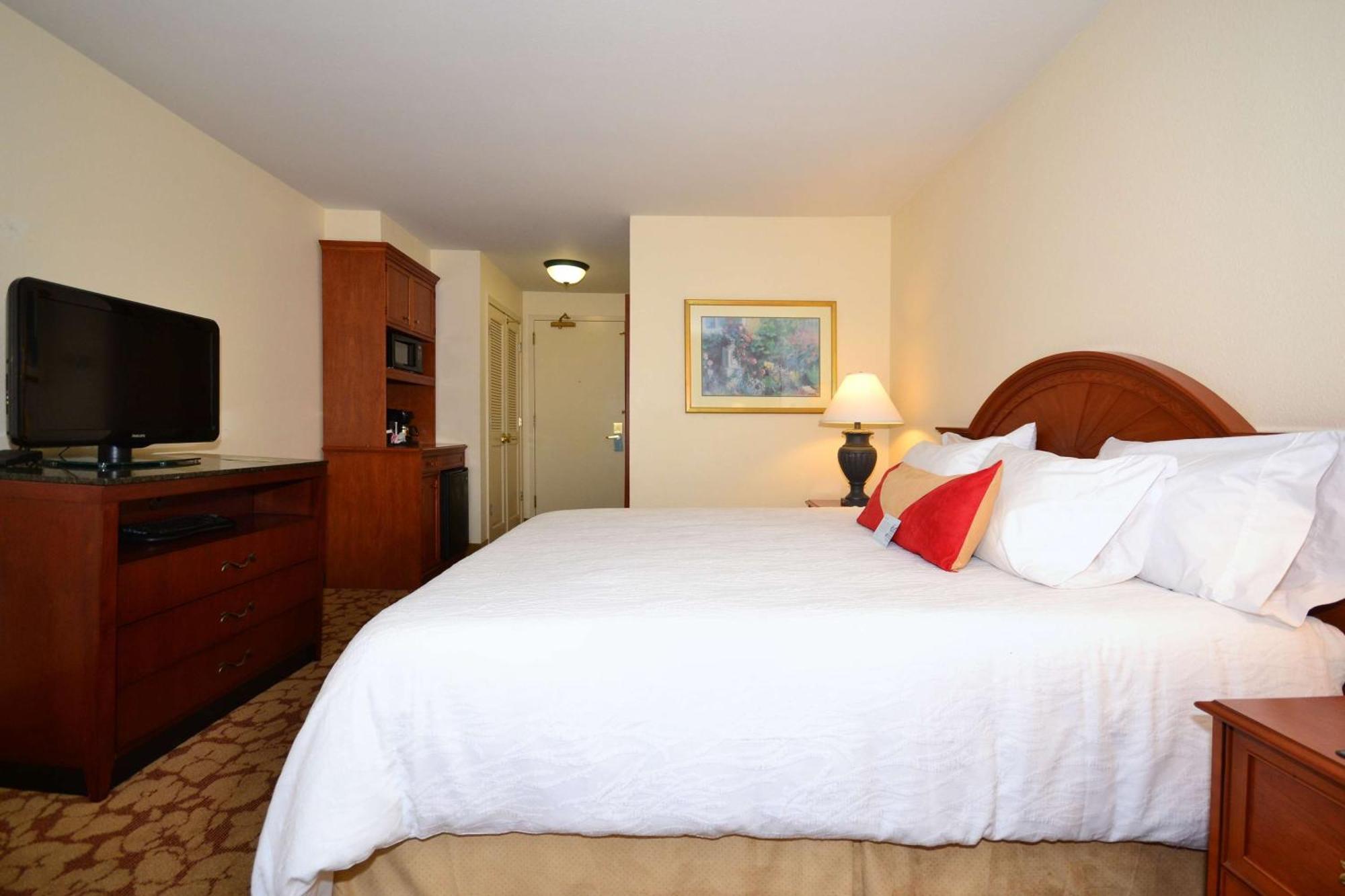 Hilton Garden Inn Tulsa Airport Exteriér fotografie