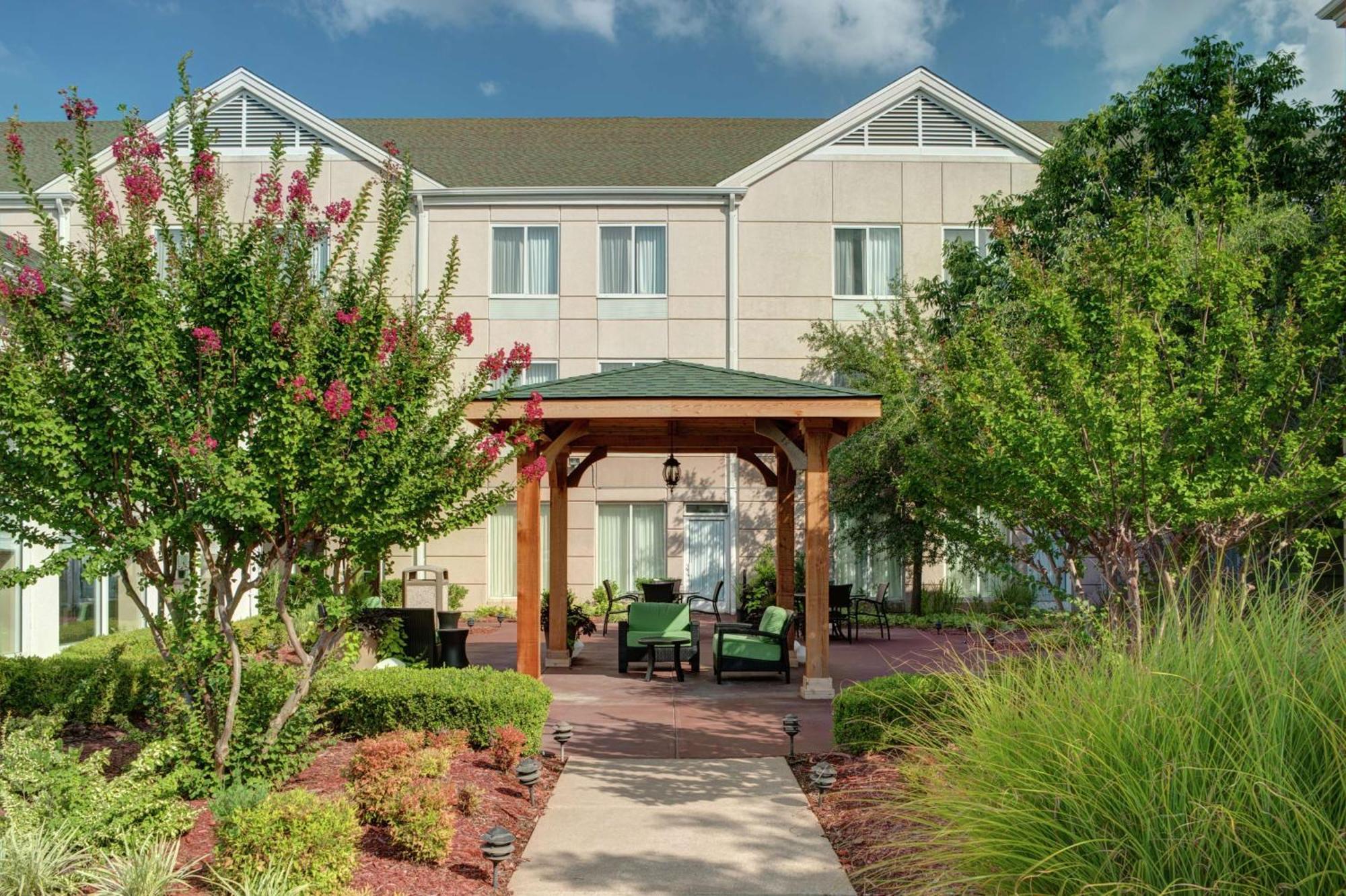 Hilton Garden Inn Tulsa Airport Exteriér fotografie